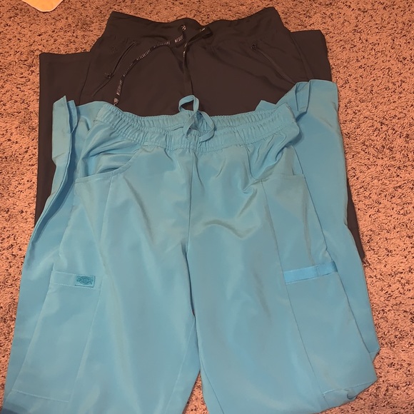 Scrubs - Picture 4 of 5